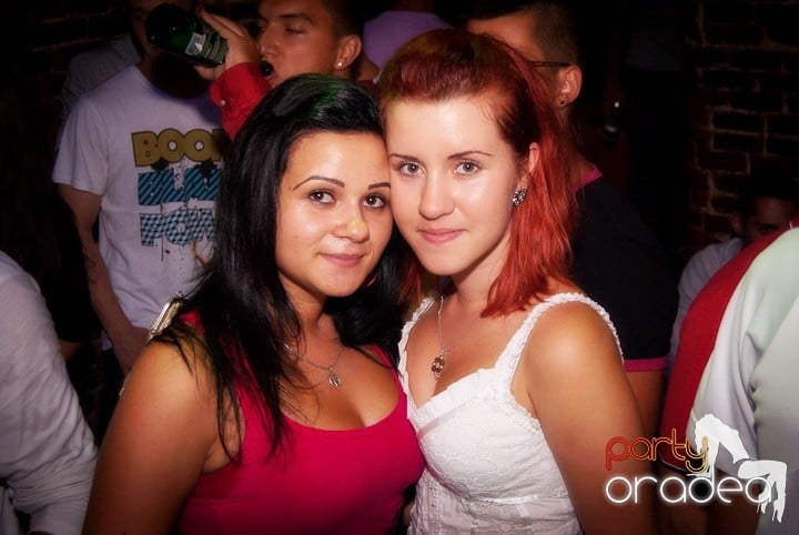 Un nou party marca Escape, 