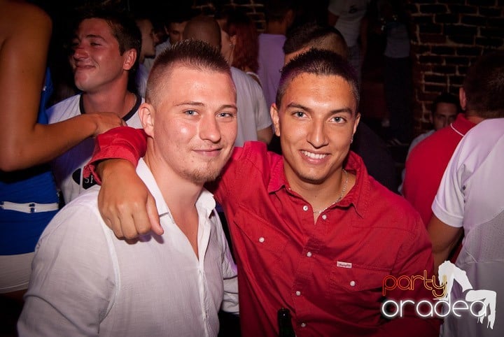 Un nou party marca Escape, 