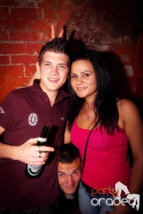 Un nou party marca Escape, 