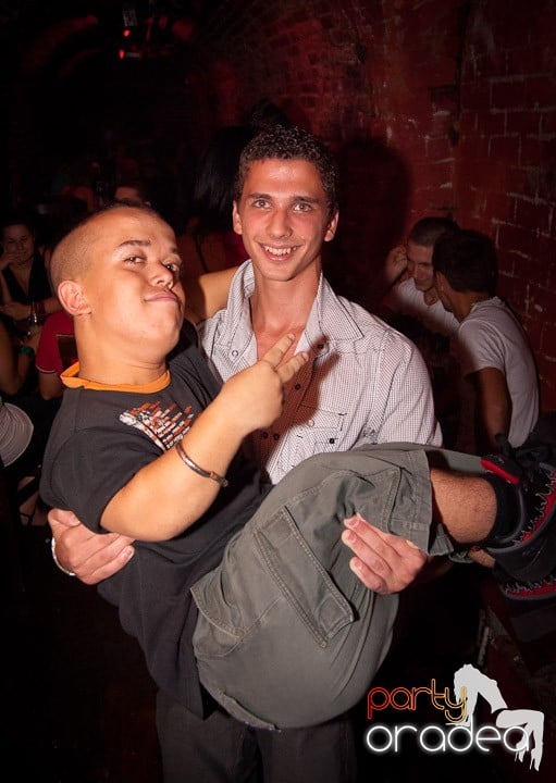 Un nou party marca Escape, 