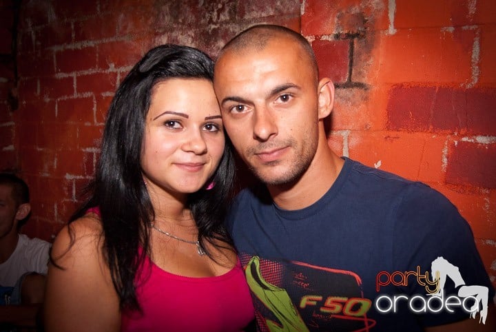 Un nou party marca Escape, 