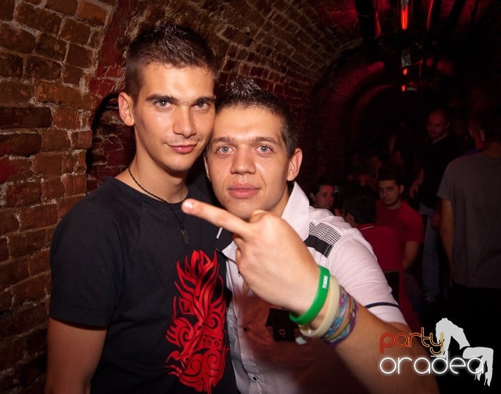 Un nou party marca Escape, 