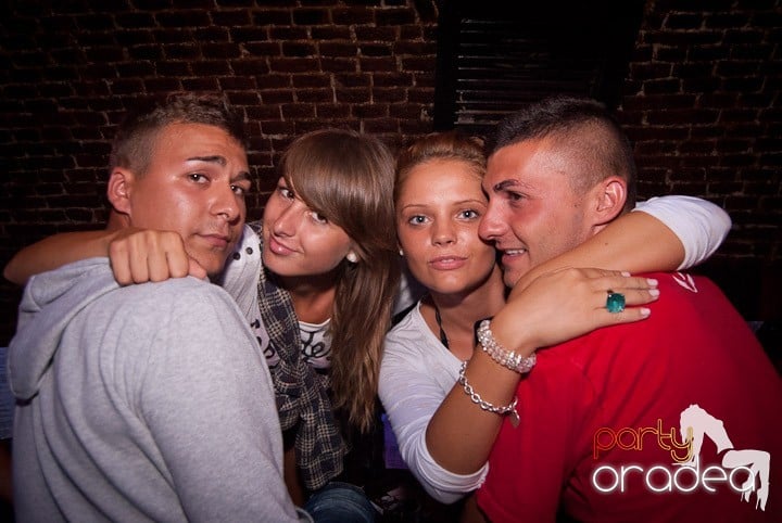 Un nou party marca Escape, 