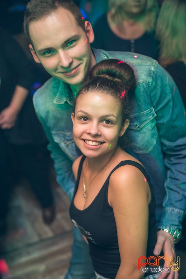 Utószilveszter - Retro Party, Queen's Music Pub