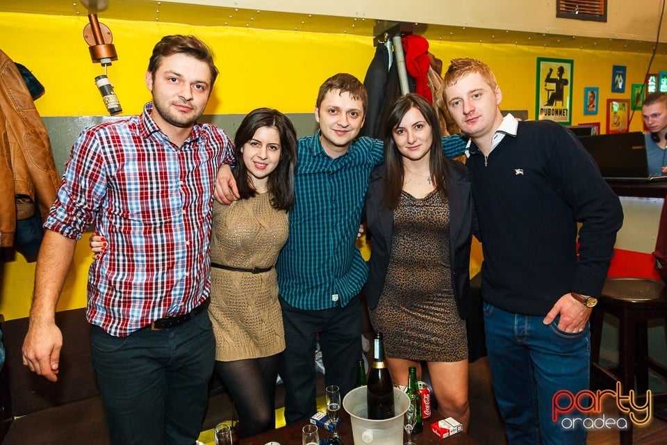 Valentine's Day Party în Yellow, 