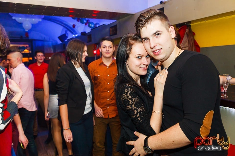 Valentine's Day Party în Yellow, 