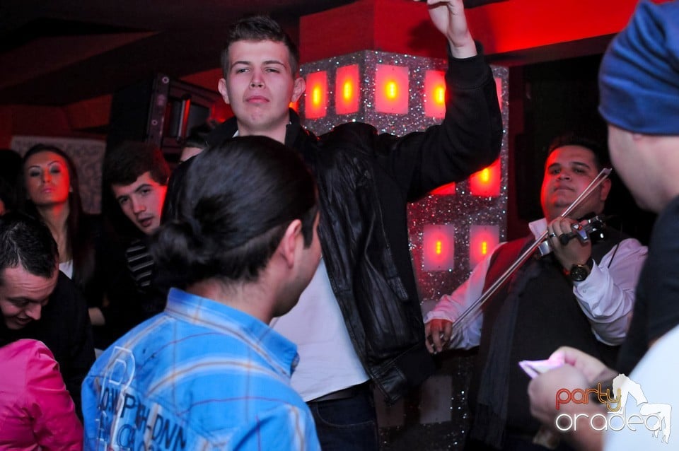 Vali Vijelie în Club Life,