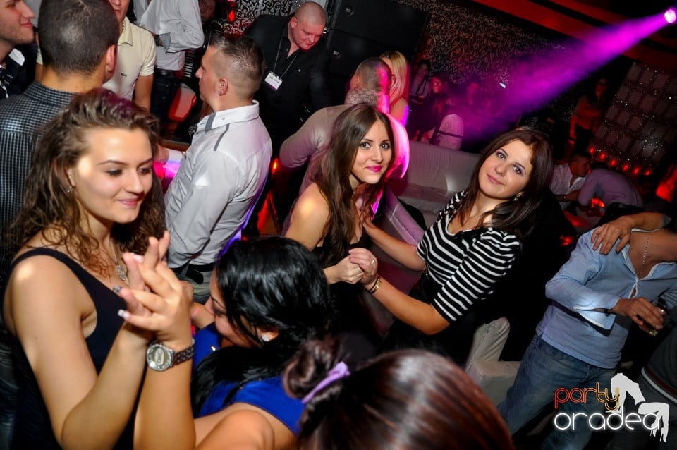 Vali Vijelie în Club Life,