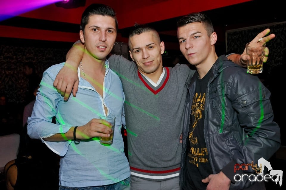 Vali Vijelie în Club Life,