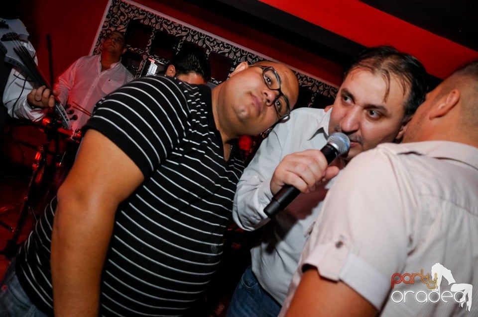 Vali Vijelie în Club Life,