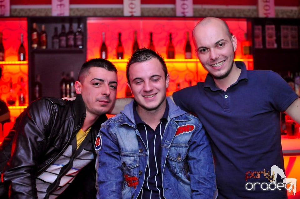 Vali Vijelie în Club Life,