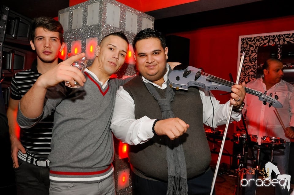 Vali Vijelie în Club Life,