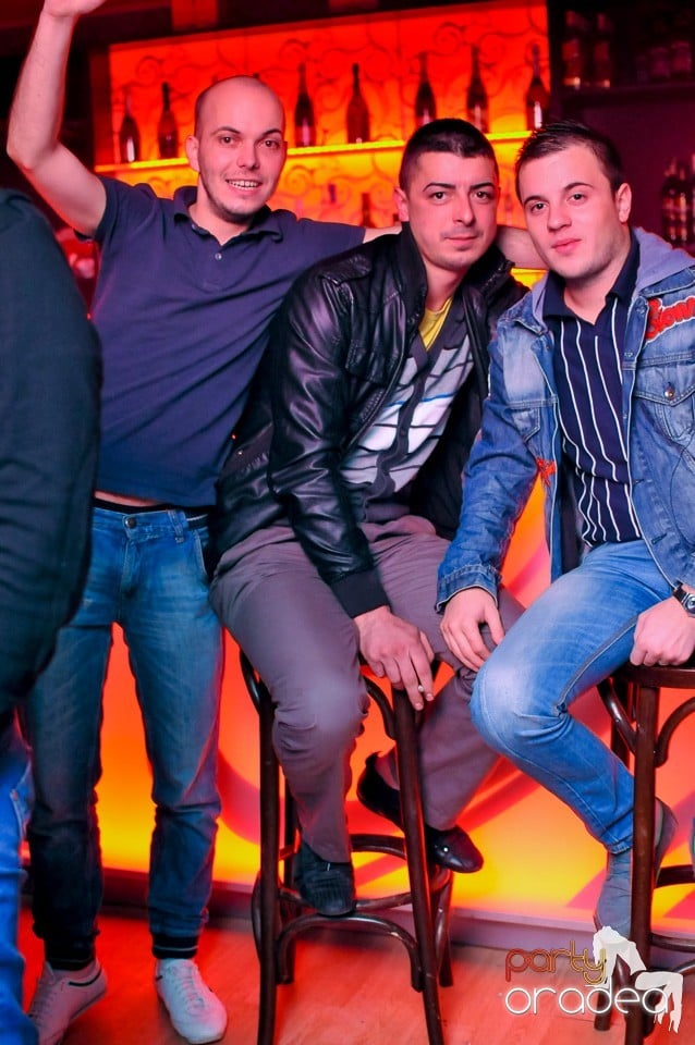 Vali Vijelie în Club Life,