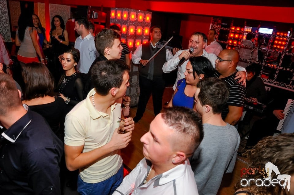 Vali Vijelie în Club Life,
