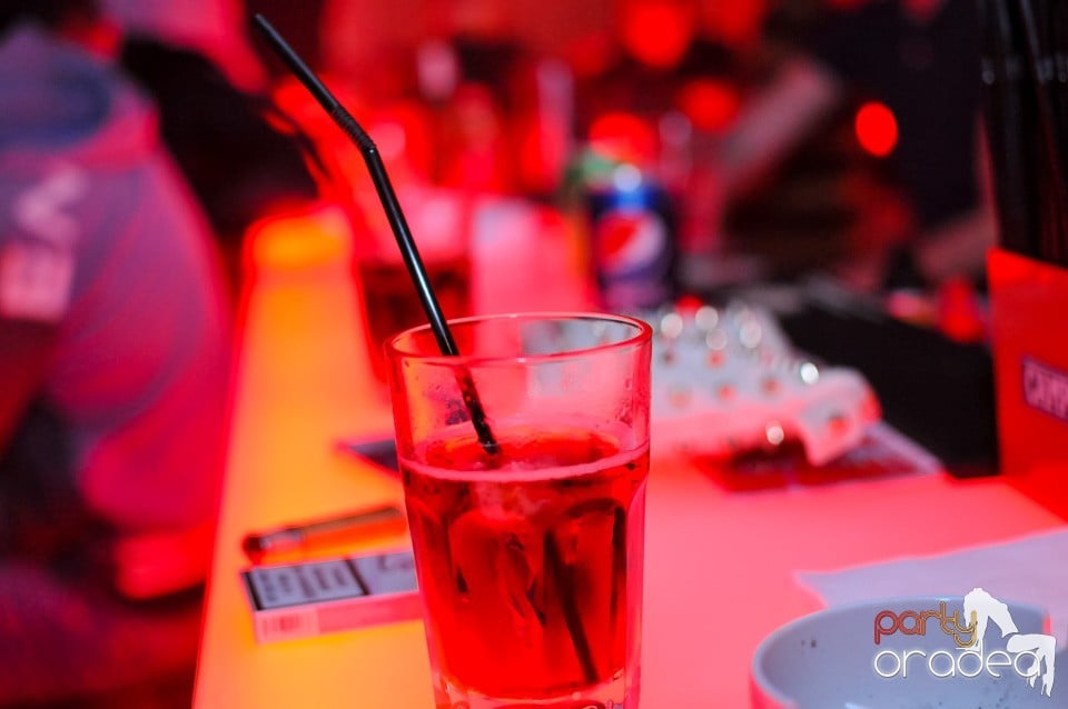 Vali Vijelie în Club Life,