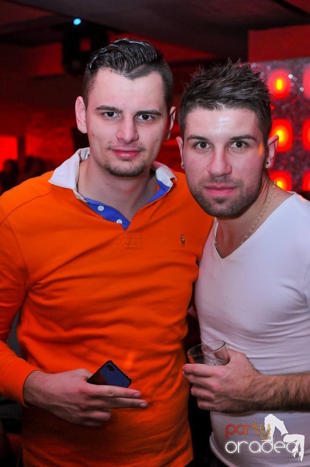 Vali Vijelie în Club Life,