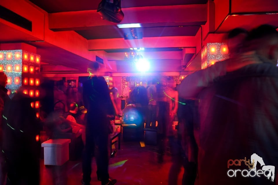 Vali Vijelie în Club Life,