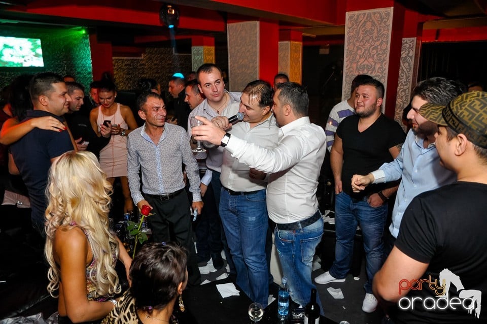 Vali Vijelie în Club Life,