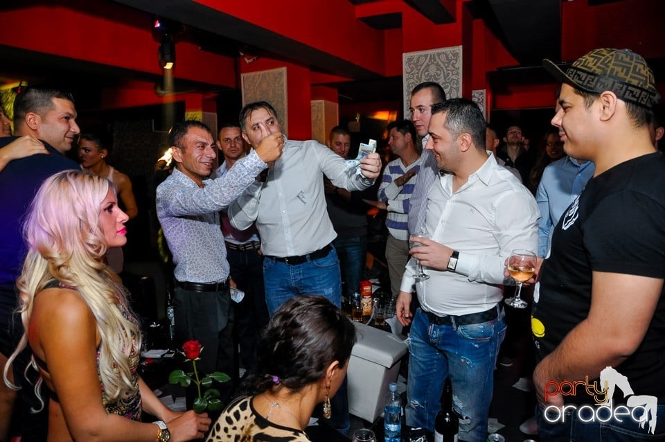 Vali Vijelie în Club Life,