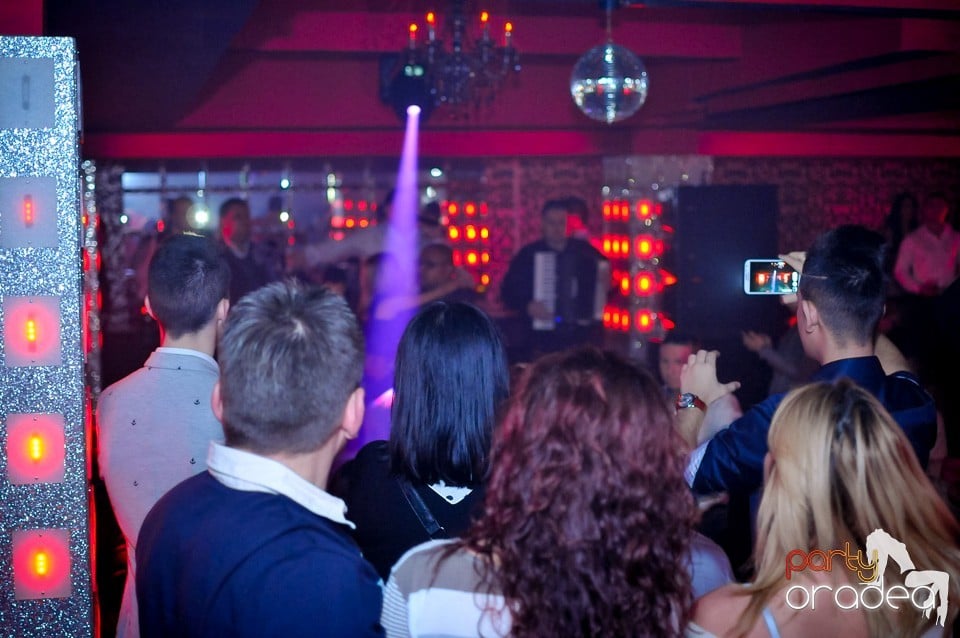 Vali Vijelie în Club Life,