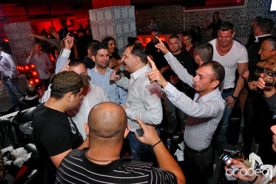 Vali Vijelie în Club Life,