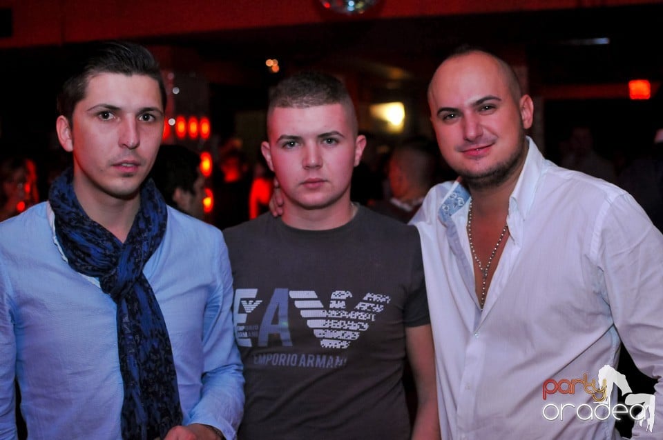 Vali Vijelie în Club Life,