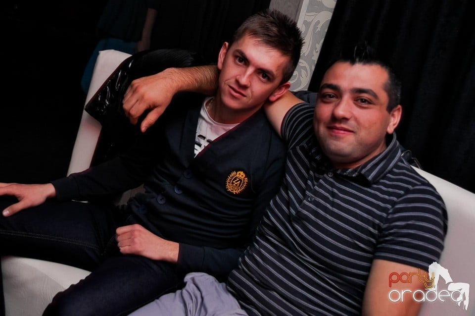 Vali Vijelie în Club Life, 