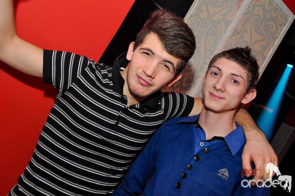 Vali Vijelie în Club Life,