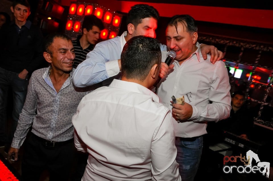 Vali Vijelie în Club Life,