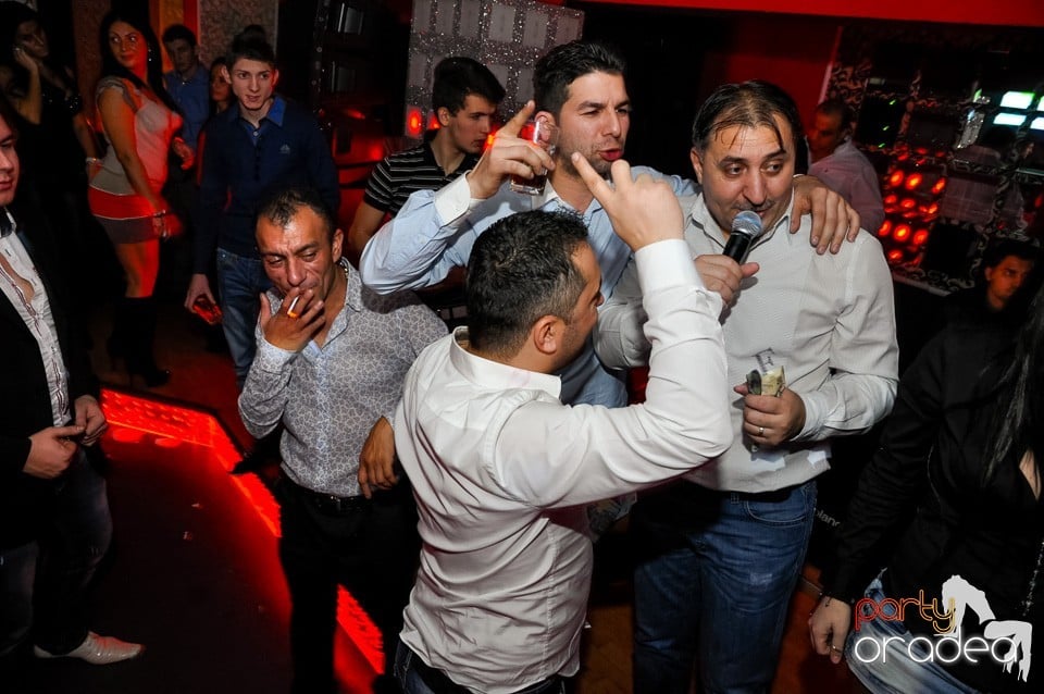 Vali Vijelie în Club Life,