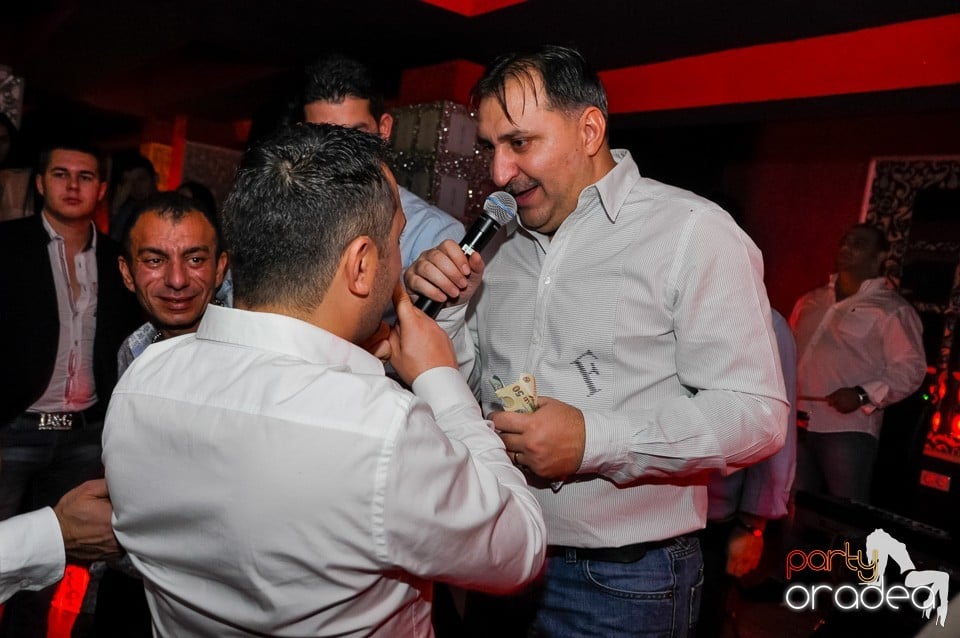 Vali Vijelie în Club Life,