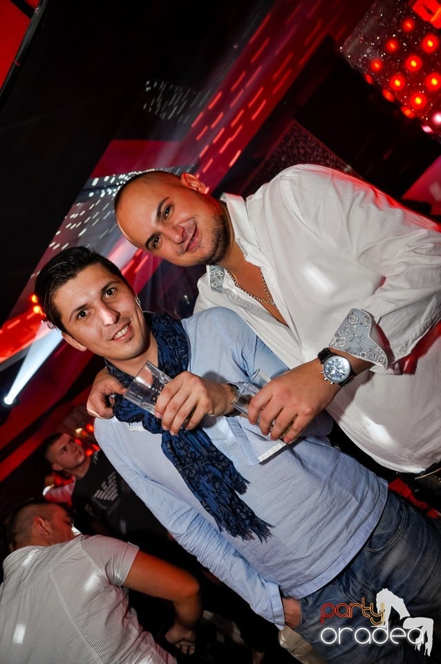 Vali Vijelie în Club Life,