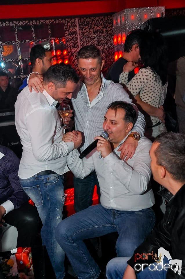 Vali Vijelie în Club Life,