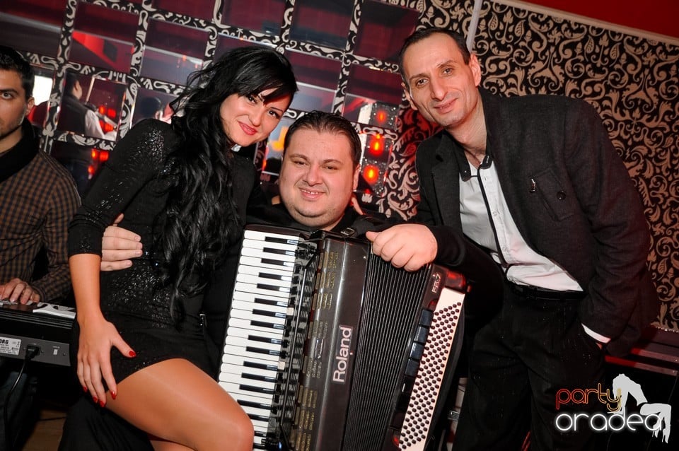 Vali Vijelie în Club Life,