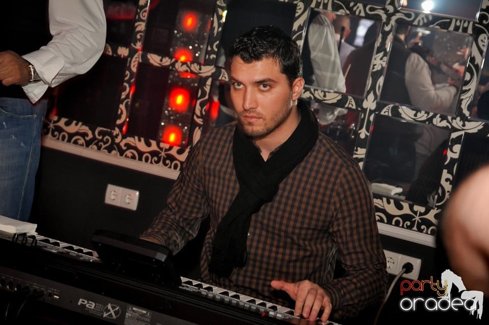 Vali Vijelie în Club Life,
