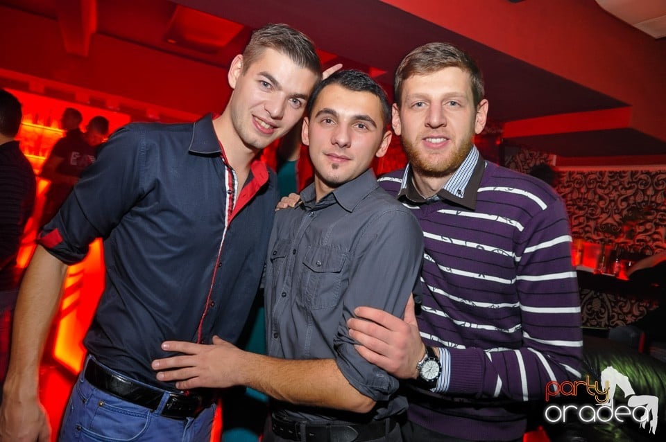 Vali Vijelie în Club Life,