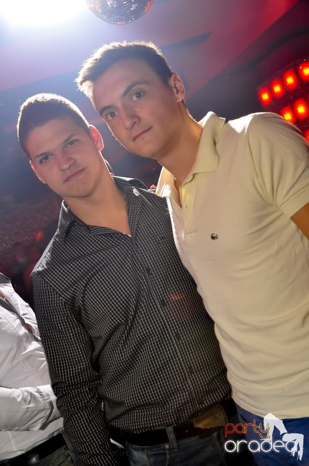 Vali Vijelie în Club Life,