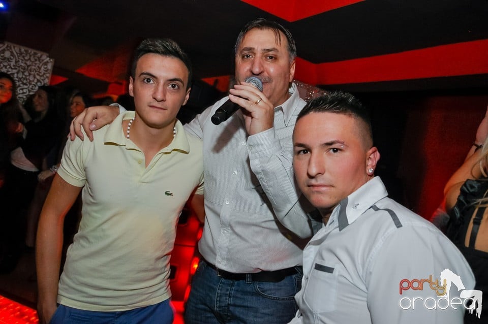 Vali Vijelie în Club Life, 