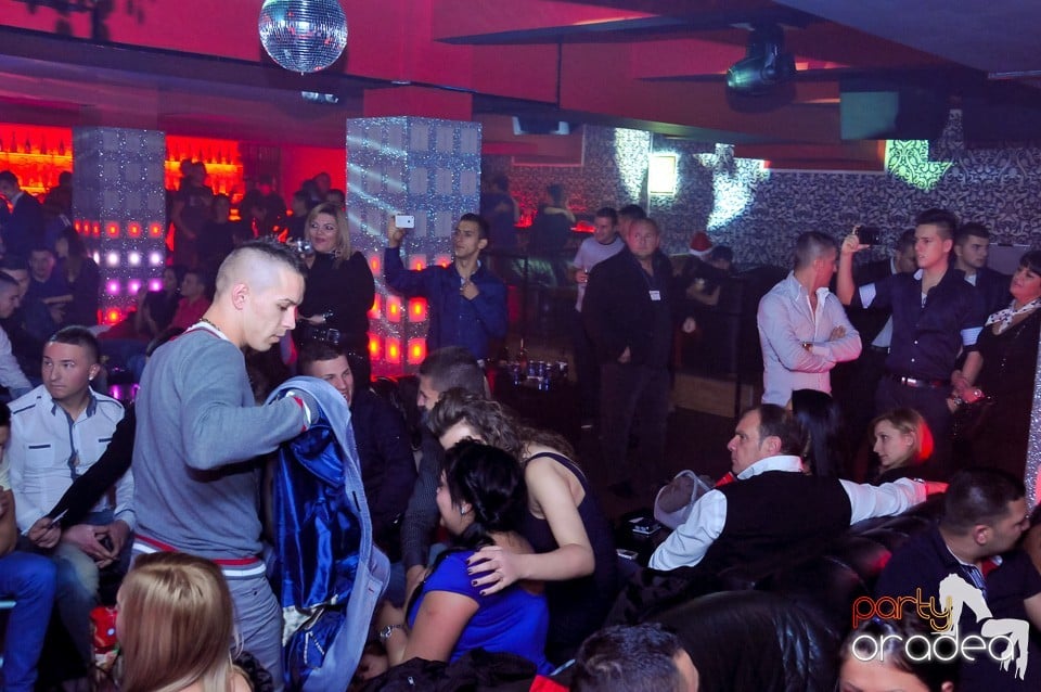 Vali Vijelie în Club Life,