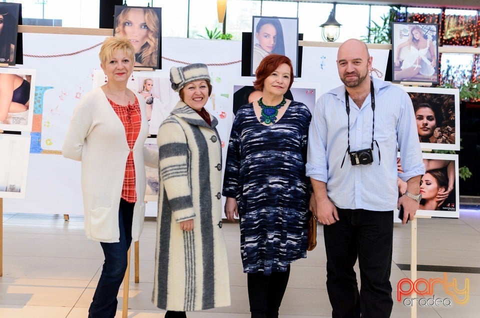 Vernisaj Expo Photo - Fetele din Zi de Zi, Lotus Center