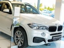 Vin, modă şi voie bună la BMW Oradea