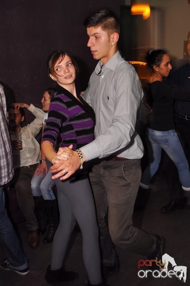 Vineri dansăm în Blondy's,