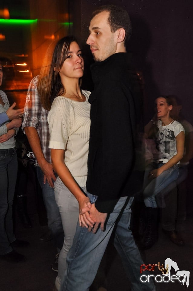 Vineri dansăm în Blondy's,