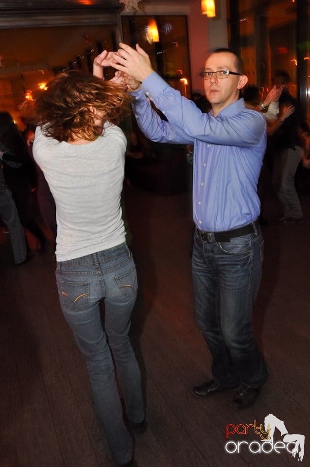 Vineri dansăm în Blondy's,