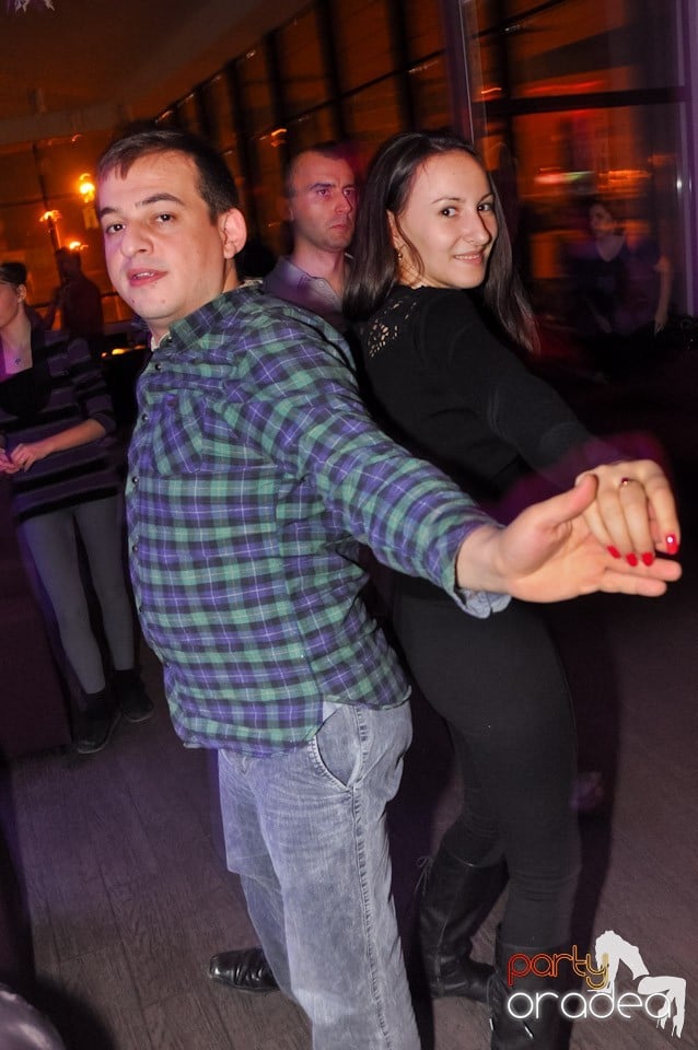 Vineri dansăm în Blondy's,