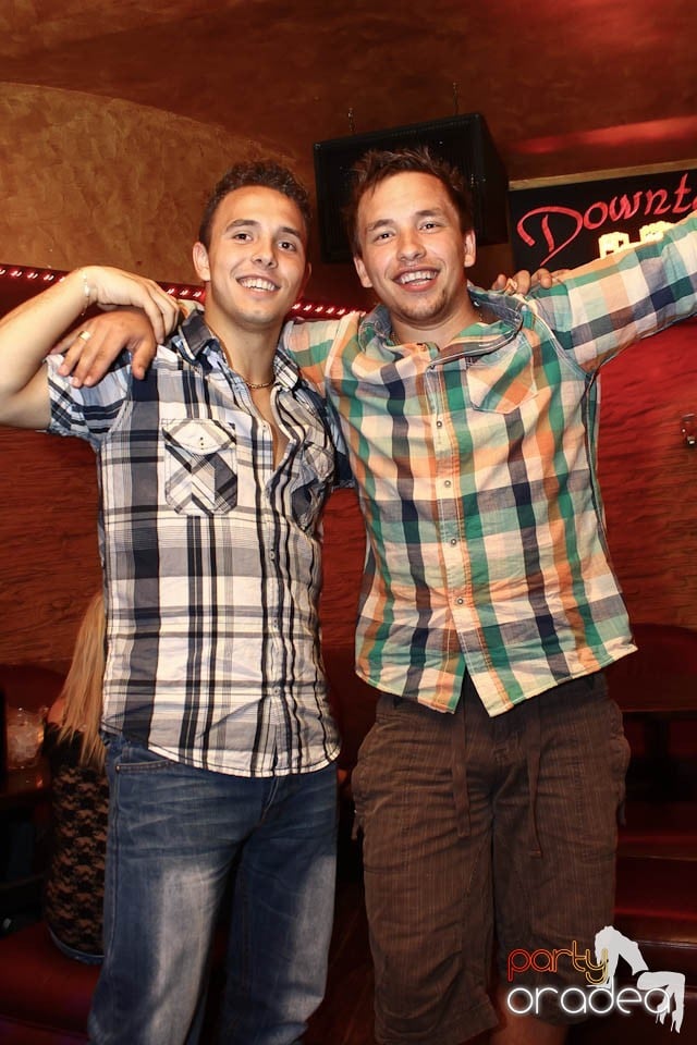 Vineri în Downtown, 