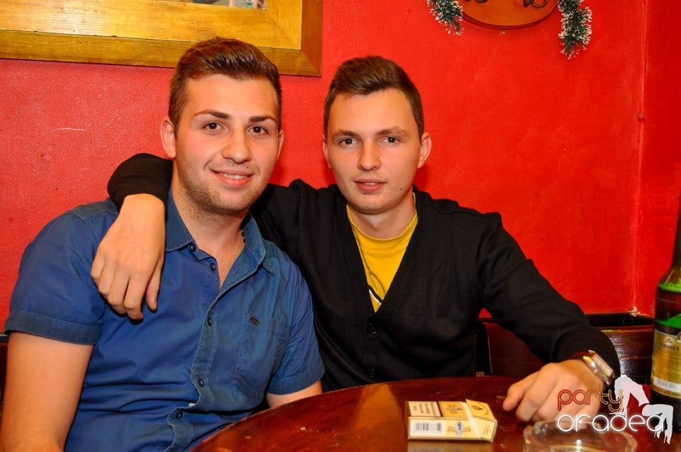 Vineri începe distracţia în Club Downtown,