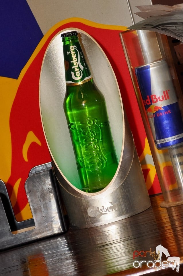 Vineri începe distracţia în Club Downtown,