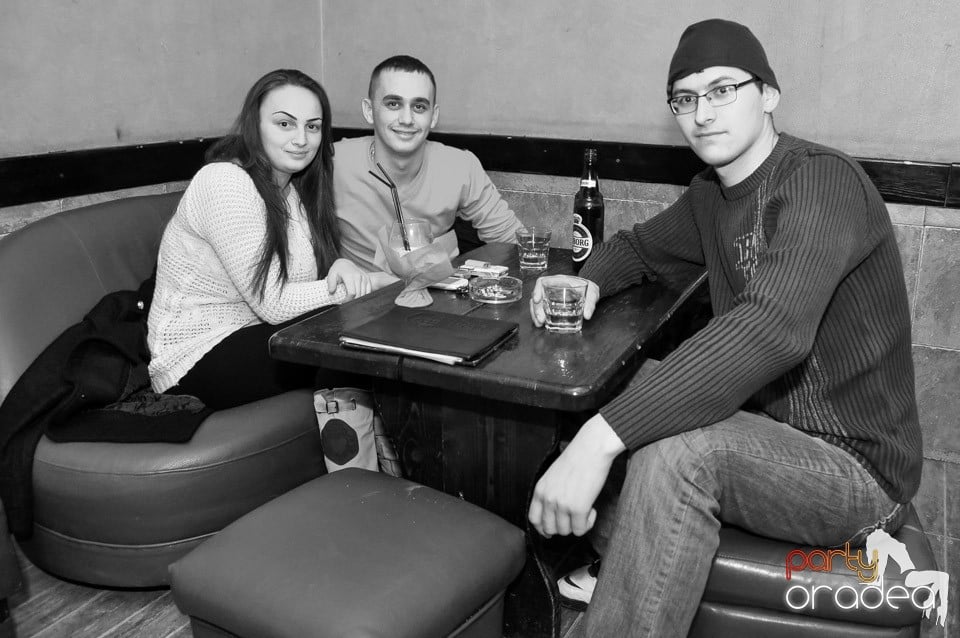 Vineri începe distracţia în Club Downtown,