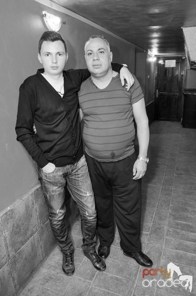 Vineri începe distracţia în Club Downtown,
